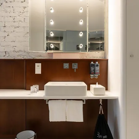 Ruby Mimi Hotel